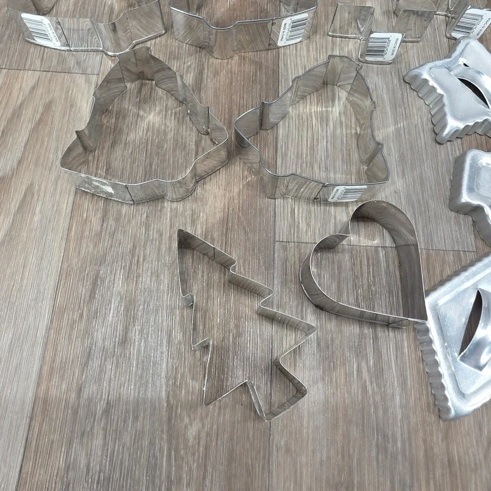 18pc Mixed Metal Cookie Cutter Lot Christmas Trees Stars Gingerbread Angel Heart